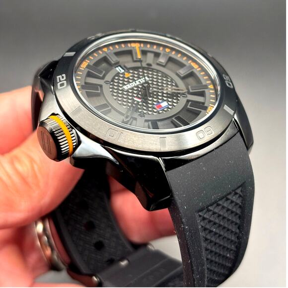 Tommy Hilfiger Windsurf 1792137 Black Silicone Mens Quartz Sport Watch NIBWT - Picture 13 of 17